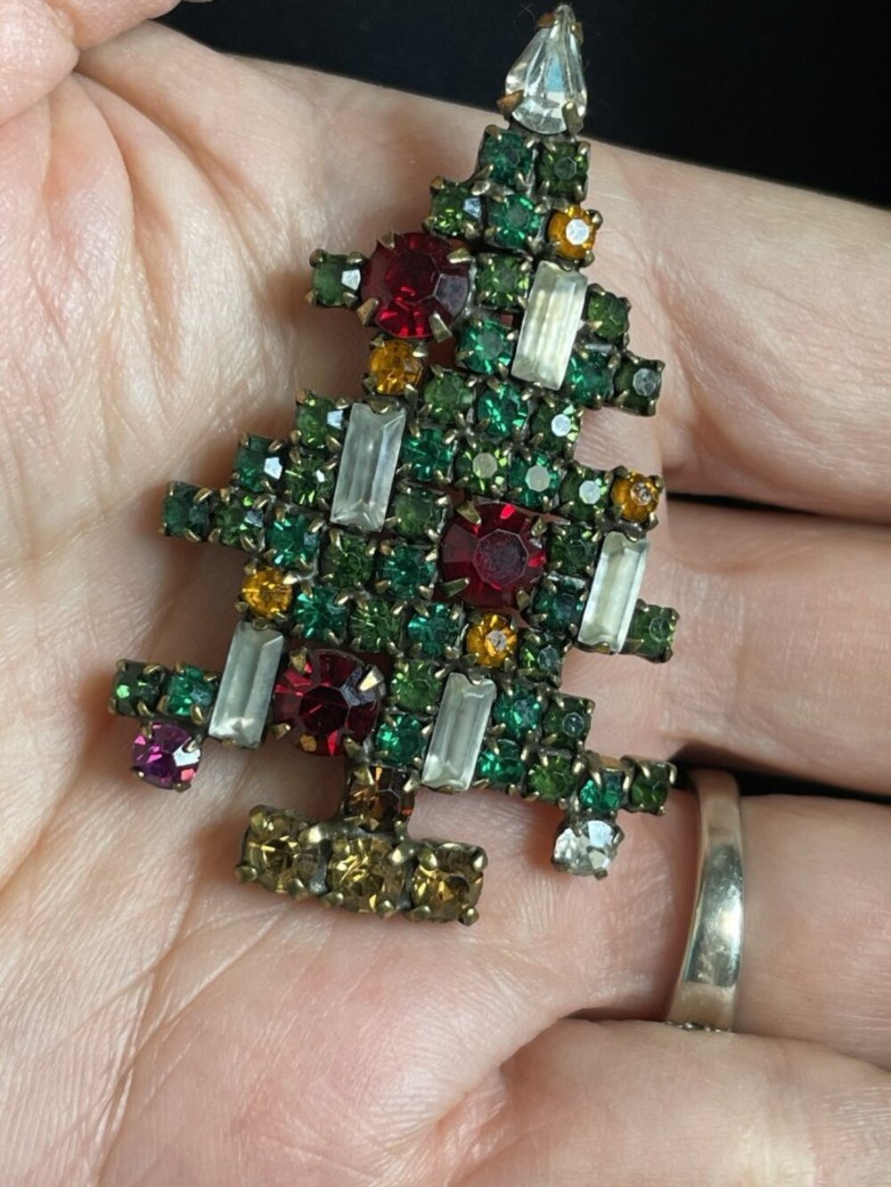 Vintage Weiss 5 Candle Christmas Tree Brooch Rhinestone Gold-Tone Signed Pin - Picture 4 of 5